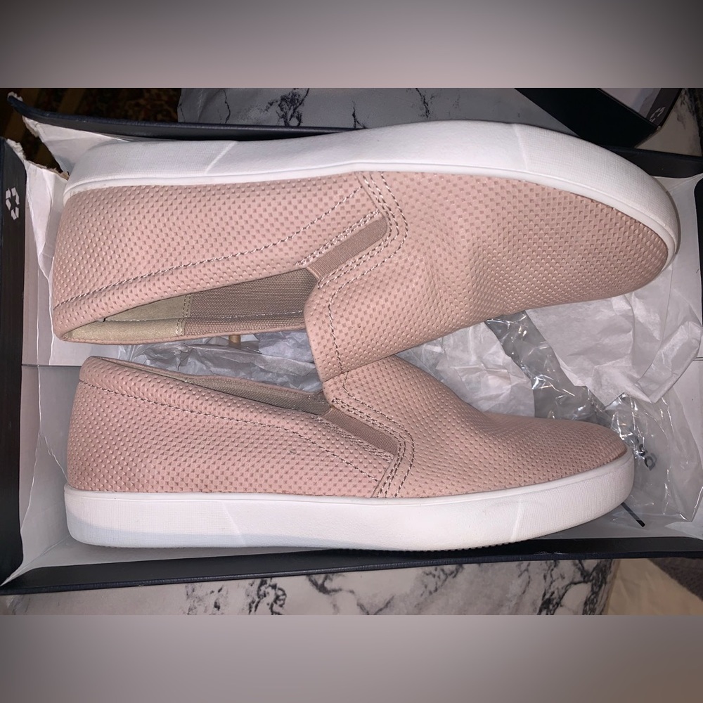 Nude slip on with cloud memory foam